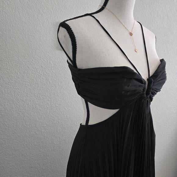 Women’s Black Pleated Cutout Maxi Dress Formal Gown Open Back Elegant Whimsical - Picture 3 of 10